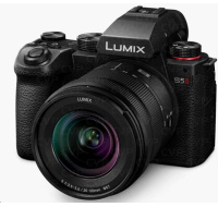 Panasonic Lumix S5 II LUMIX S 20-60 mm F/3,5-5,6